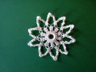 Tied Snowflake - 027