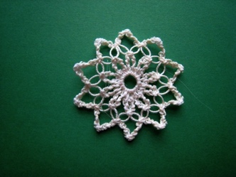 Tied Snowflake - 082