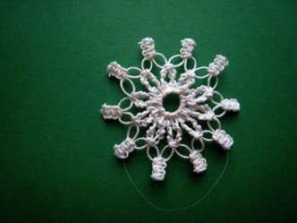 Tied Snowflake - 138